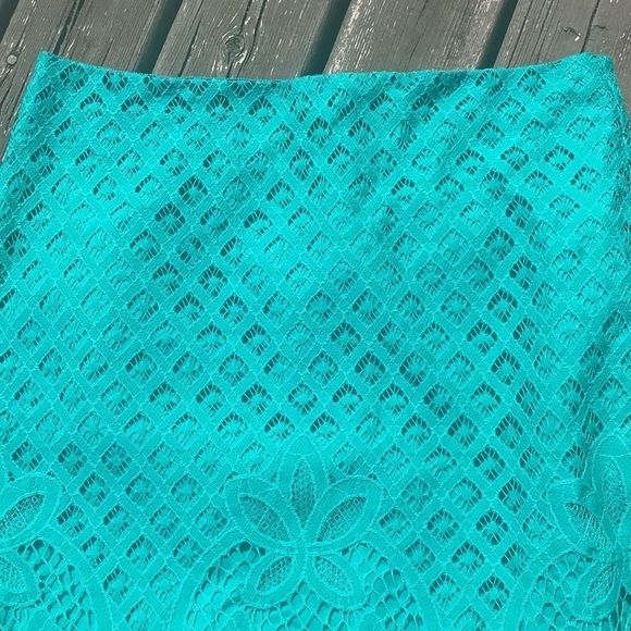 ANN TAYLOR LOFT Lace Teal Pencil Skirt - Picture 4 of 10